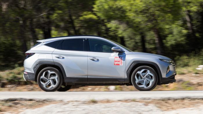 Στην Εθνική Οδό το Hyundai «σβήνει» τον κινητήρα και πηγαίνει σε συνθήκες Cruising, με ταχύτητες έως 125 χλμ./ώρα χωρίς απώλειες στην κινητική του ενέργειες. Στην Εθνική Οδό το Hyundai «σβήνει» τον κινητήρα και πηγαίνει σε συνθήκες Cruising, με ταχύτητες έως 125 χλμ./ώρα χωρίς απώλειες στην κινητική του ενέργειες.